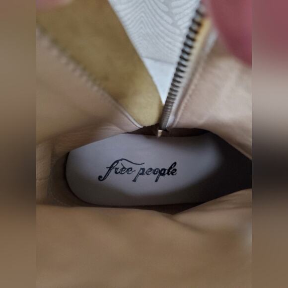 NWT Women's Free People Bowers Embroidered Booties Size 39 - Picture 12 of 16